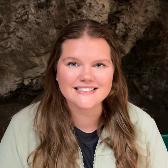 Meet your Posher, Kelsey - Picture 1 of 1